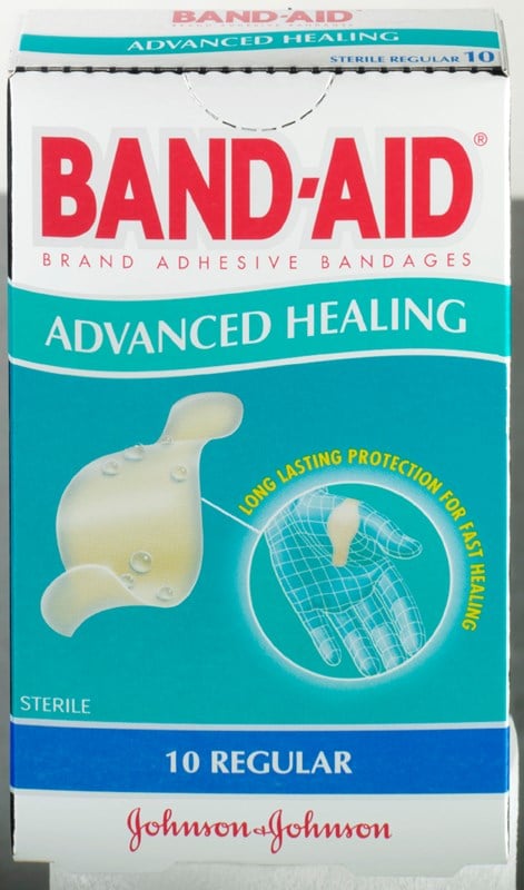 BANDAID ADVANCED REGULAR 10's